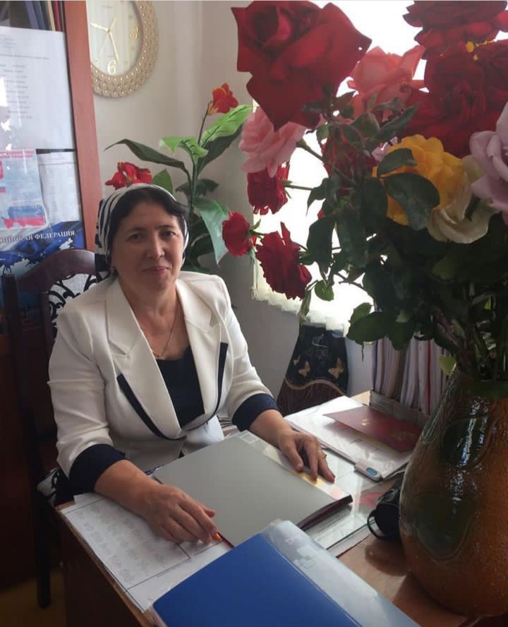 Амангулова Разият Салавдиновна.